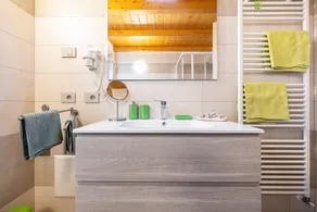 Apartamento Bocca Nevese Pino con vistas al lago, jardín y Wi-Fi - Image 5