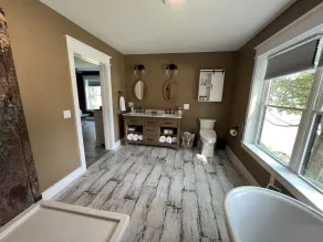 Intown/Family Friendly/Walk to Shops/Snowmobile from House/Ample Parking, - Image 4