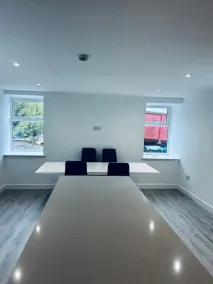 Woodside House - Image 5