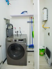 Modern apartment in luxury building - Image 2