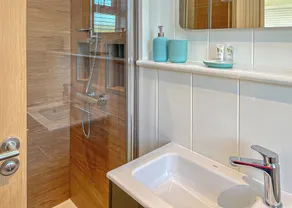 New for 2022. Fabulous one bedroom lodge with super king-size bed. - Image 2