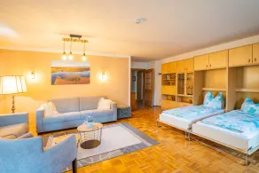 Ferienwohnung Hartsee, 80qm, 1 Schlafzimmer, Erker, Balkon - Image 3