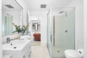 Stylish 2BR With Wi-fi 100 Mbps TV big 75 Inch - Image 2