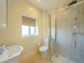 5 bedroom accommodation in Crossway Green, near Stourport-on-Severn - Image 5
