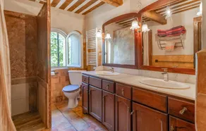 Pet Friendly Home In Apt - Image 2