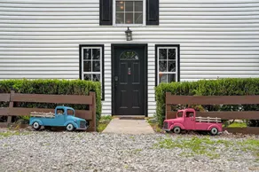 Cozy barn-house retreat w/hot tub 20 minutes to Nashville - Image 4