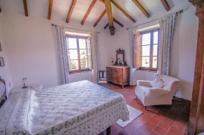 House with private pool at 2,8 km from Castiglione di Garfagnana. Panoramic view - Image 2