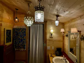 Ahab’s only available with, Captains Cabin it rents for 195, Captains’ 325. - Image 4