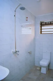 Lux Suites Lions Den Holiday Homes - Image 2