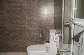 Luxurious modern 2 BR home with complimentary breakfast - Image 4