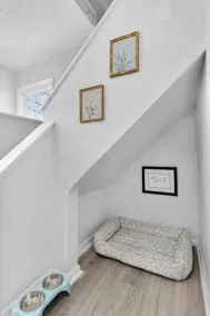 Lovely 3-BR Old Town Townhouse - Image 2