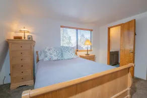 The Love Shack - Cozy cabin in a such a great spot! Very quiet neighborhood - Image 4