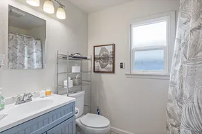 2BR Getaway Near Downtown, Old Sac & Riverfront - Image 2