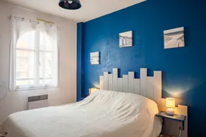 Appartement 'T2 Entièrement Rénové' avec vue sur la mer, balcon et climatisation. - Image 3
