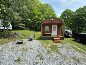 Pickles Place<br>Cabin located at trailhead of Hatfield and Mccoy/outlaw trails - Image 4