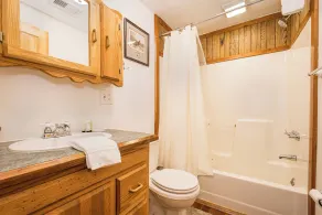 Pura Vida - Spacious Woodland Retreat - Image 5