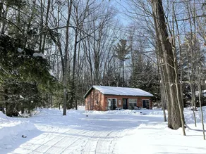 Cozy and very nice cabin with water view and water/snowmobile access! - Image 5