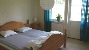 Près de Katthult et Vimmerby. Eig. Aire de jeux, super endroit, près du lac - Image 4