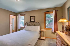 Lake trail access, shops nearby, serene home - Image 4