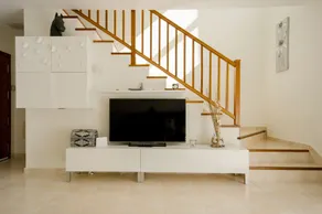 Elegant Duplex Home with Private Patio and Jacuzzi, Wi-Fi & Sea View - Image 3