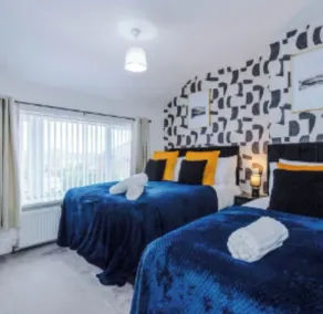 House Sleeps 7 with Garden and Free Parking - Image 5
