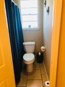 Ein schönes 3 Schlafzimmer, zwei Bäder, neu renoviertes Haus mit einem geräumigen Hinterhof - Image 5