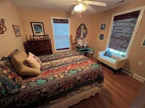 Private Happy 2 BDRM Home Public Beach & Marina  with Restaurant Minutes Away - Image 3