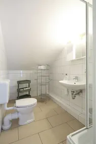 Large vacation home 210 sqm with 6 bedrooms and 5 bathrooms right next to the forest! - Image 2