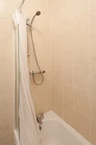 Genuine 2 Bedroom City Centre Apartment - Image 3
