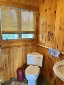 Cozy cabin nestled on the shores of Lake Champlain - Image 2