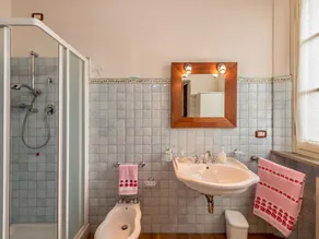 Bel appartement dans une maison de vacances avec climatisation, piscine, WIFI, TV et patio - Image 3