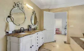 Villa Amore Private Estate on 3 Acres - Image 3