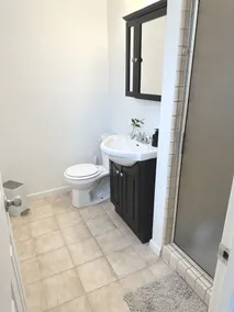Convenient Getaway close to it All! - Image 2