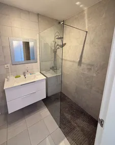Splendide appart. climatisé avec terrasse vue mer, piscine et parking sécurisé. - Image 3