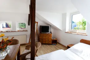 Apartment with a large terrace - Image 3