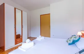 1 bedroom nice apartment in Svinisce - Image 4