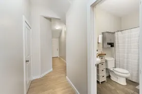 Stockyards- 4min Pet Friendly 3BR Luxe Gem - Image 3