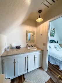 Twain Harte Lake retreat w/ summer lake access, walk to town, close to skiing - Image 3
