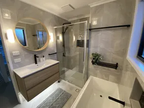 Newly Renovated Hamptons-Style Beach House - Includes Linen & EV Charger! - Image 5