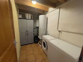 Quiet, bright detached house with private pool - Image 3