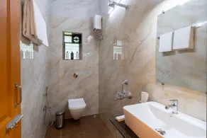 The Fernstead Hillview 5-BHK Villa With Private Pool & Terrace Near Major Beaches - Image 5