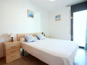 Apartamento en Roses: Primera Línea de Mar, Piscina, Aire Acondicionado, Parking - ES-228-87 - Image 4