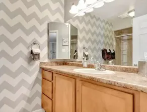 Poolside 2 Bdrm Condo Prime Scottsdale Location - Image 3