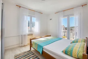 Two bedroom apartment near beach Grebaštica, Šibenik (A-11463-a) - Image 3