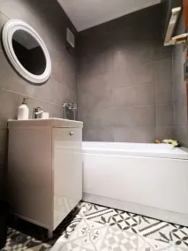 Sector 4 Charming Studio Apartment near Metro & Sun Plaza Mall - Image 2