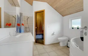 Nice Home In Rødby With Sauna - Image 4
