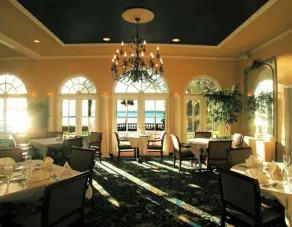 Club Continental - Image 4