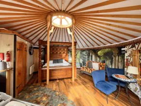 The Yurt - A modernised yurt with four poster bed and bathroom - Image 3