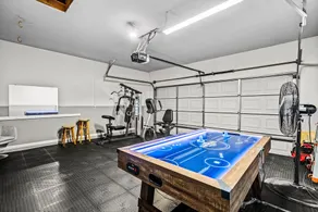 Perfect getaway with pool,hot tub and private gym - Image 2