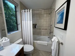 Chic Serenity in the Heart of Santa Monica - Walking Distance to the Beach - Image 3